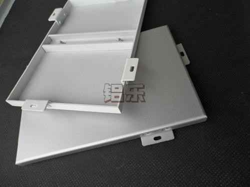 铝乐蜂窝铝板告诉你轻松的采购优异的蜂窝铝板